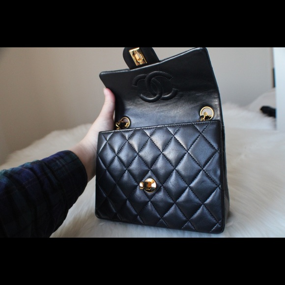 ❌SOLD❌ Vintage Chanel Mini Square - Picture 3 of 15